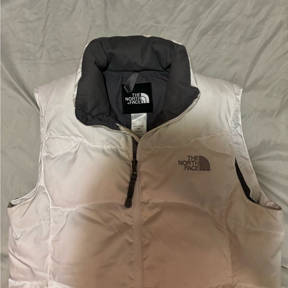 The North face puffer, puffer vest incredible look size women’s S - Picture 4 of 4
